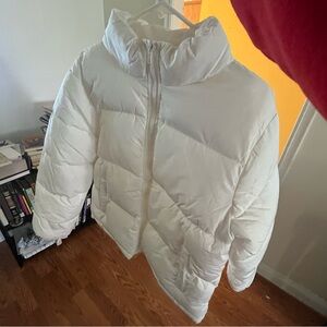 Forever 21 White puffer. Size Medium